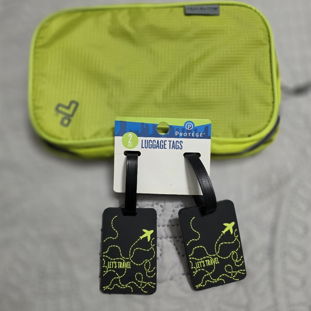 Travelon Lime Green Packing Cube with Set Of Matching Black Luggage Tags